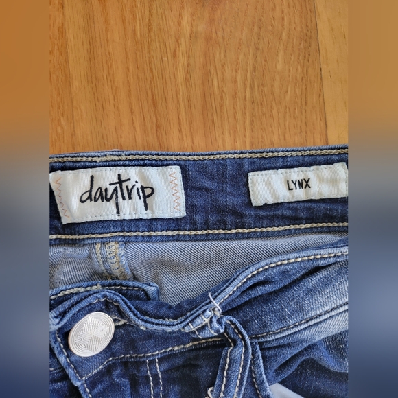 Daytrip lynx size 27 cropped jeans - Picture 2 of 6